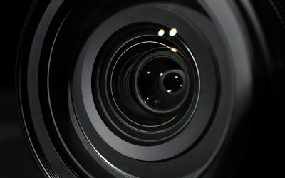 Best Sony Lenses for Wedding Photography: Primes vs Zooms